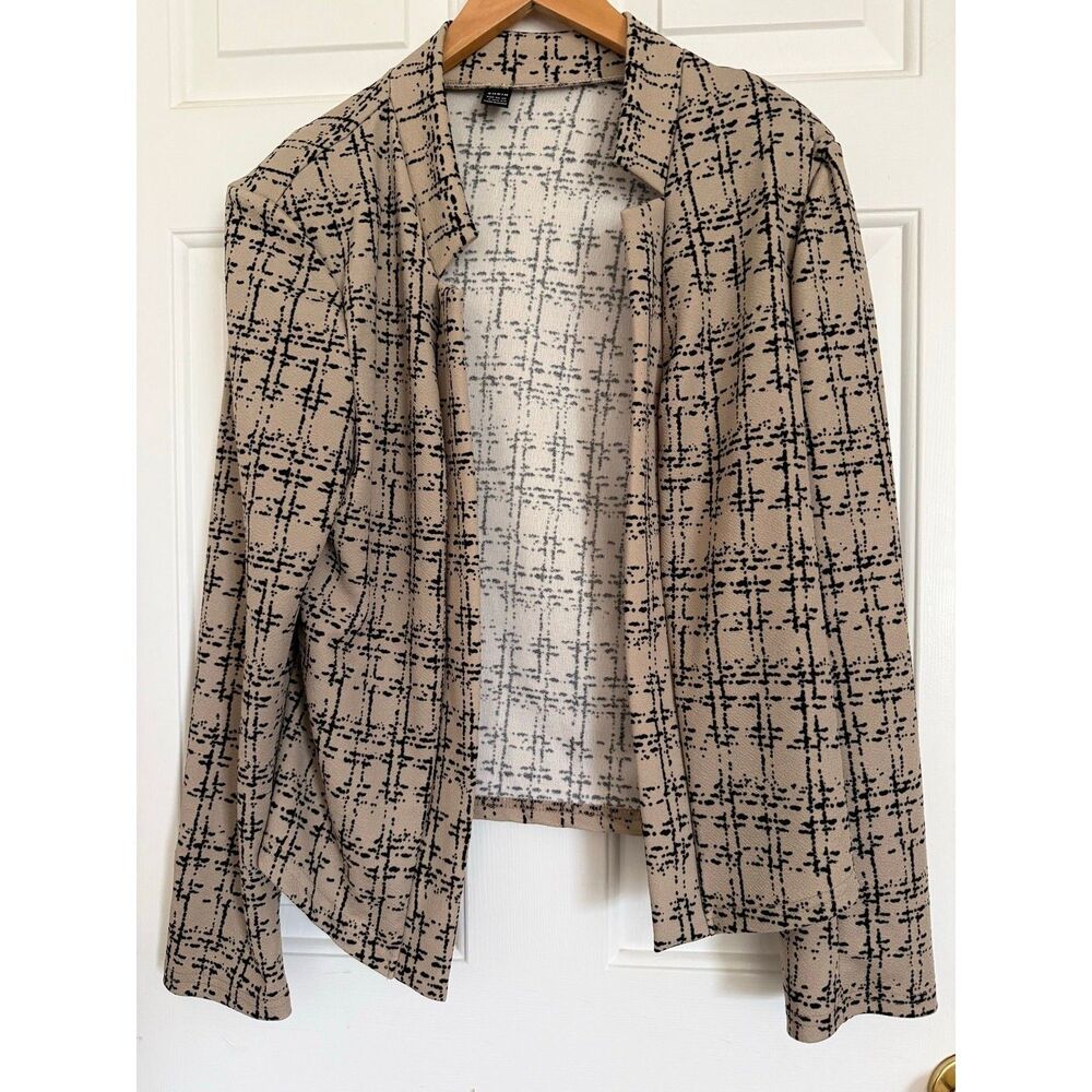 034. Lightweight SHEIN blazer never worn